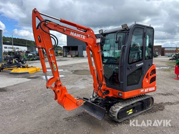Grävmaskin Nante NT18DR med redskap