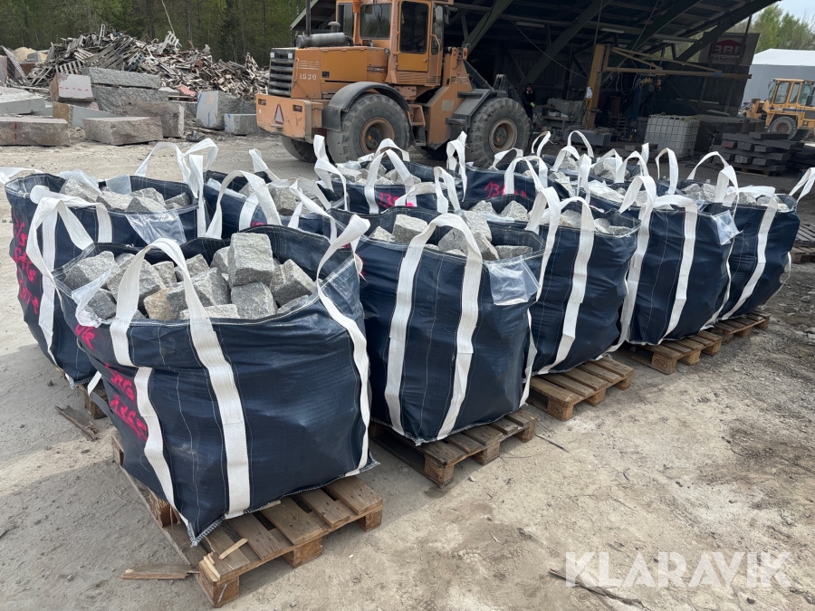 Storgatsten XL Svensk Granit Tumlad Grå - Totalt cirka 13,5 ton / 40m2