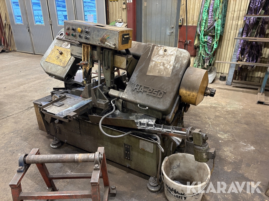 Automatsåg Amada HA-250 med matning