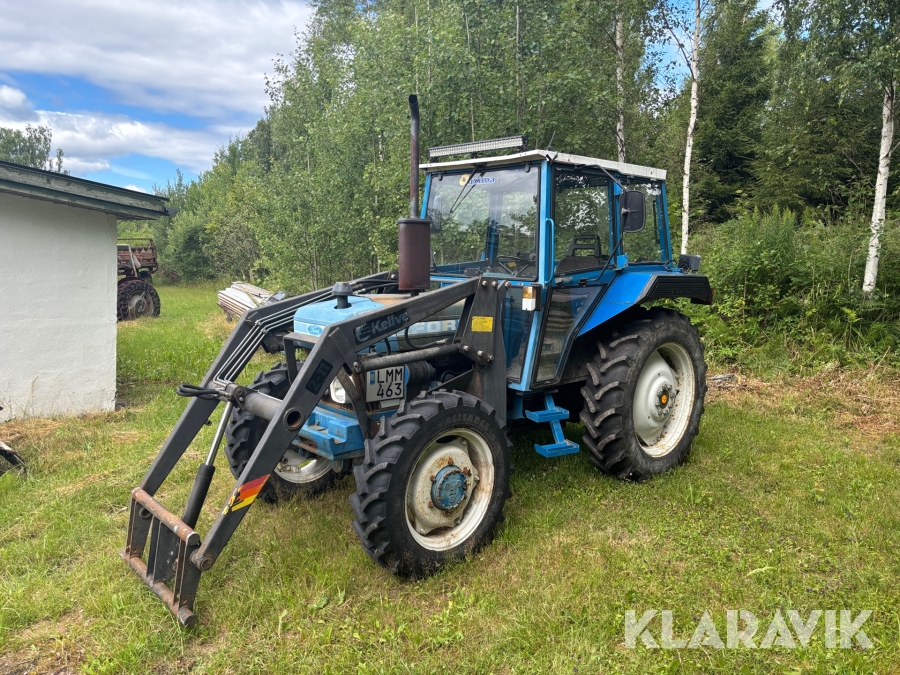 Traktor Ford 3910