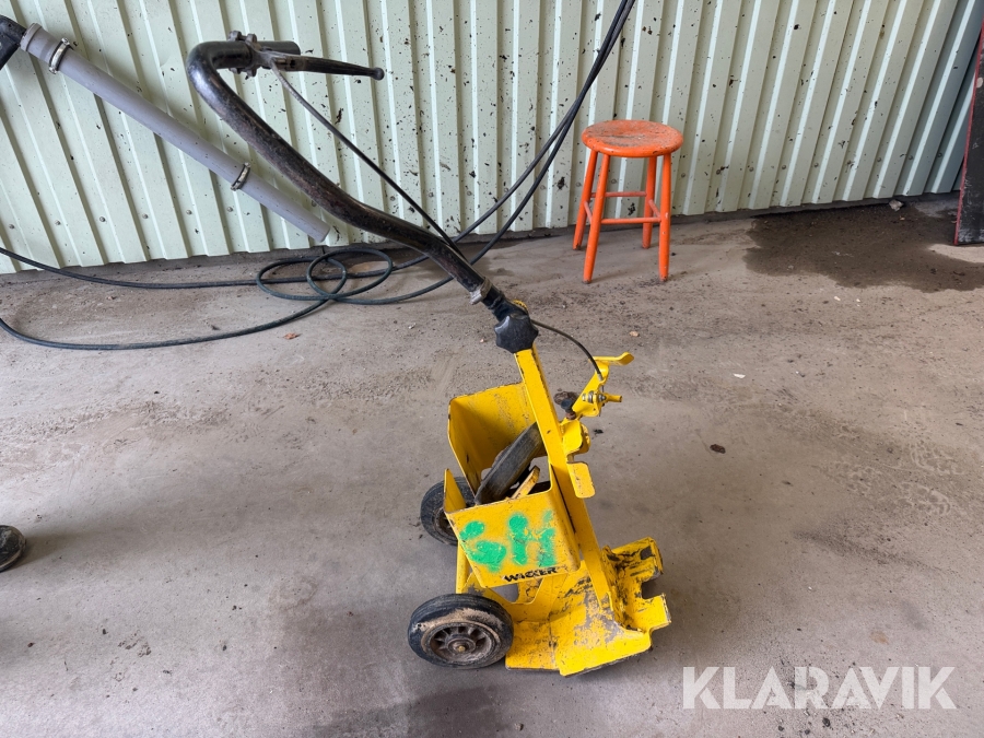 Vagn för motorkap Wacker