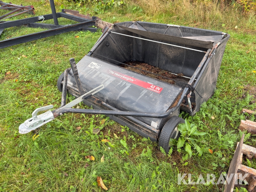 Lövuppsamlare Agri-Fab 42 in lawnsweep