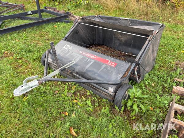 Lövuppsamlare Agri-Fab 42 in lawnsweep