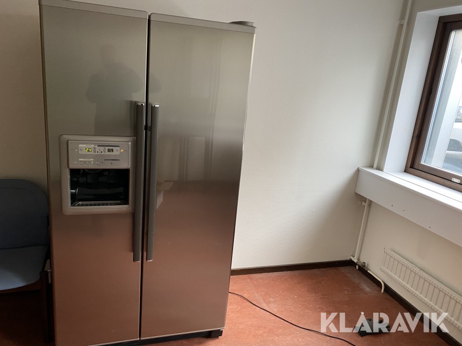 Kyl/frys med ismaskin Whirlpool