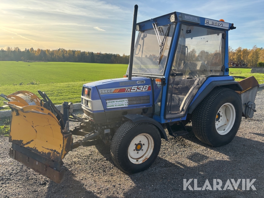Traktor / kompakttraktor Iseki TK538 med vikplog och sandspridare