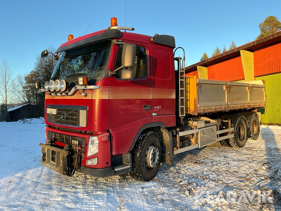 Lastväxlare Volvo FH 440 med flak