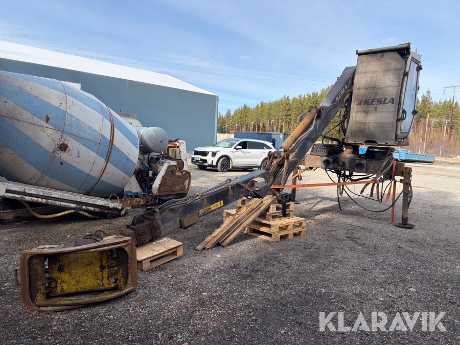 Timmerkran till timmerbil Kesla 2110T