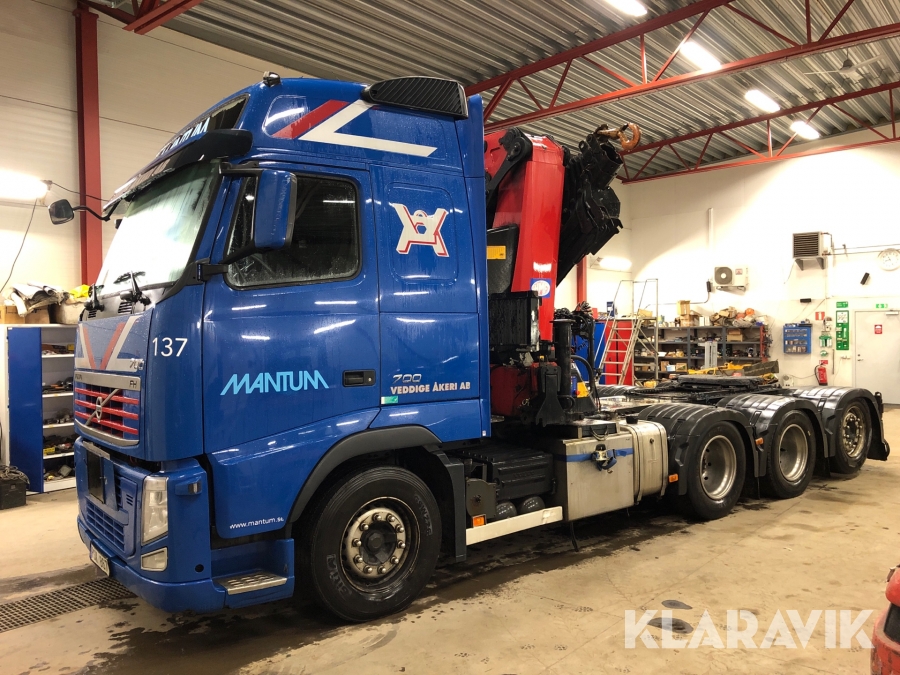 Dragbil Volvo FH 8x4 med Kran 