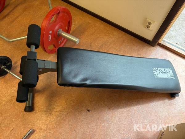 Träningsredskap sittupsbänk