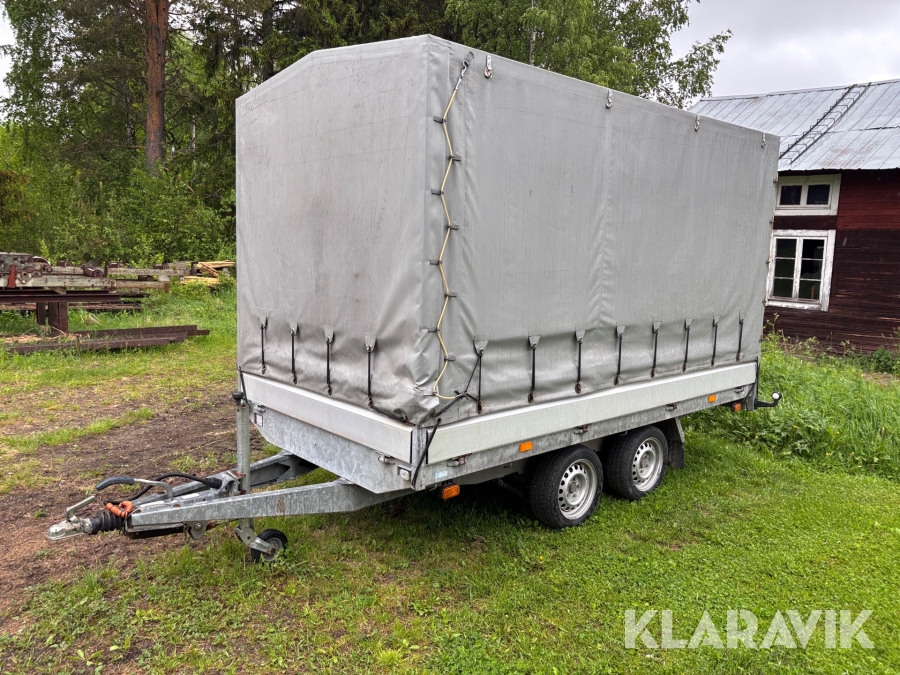 Släpvagn med kapell Hapert 2700