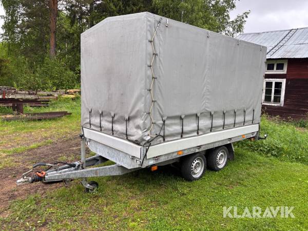 Släpvagn med kapell Hapert 2700