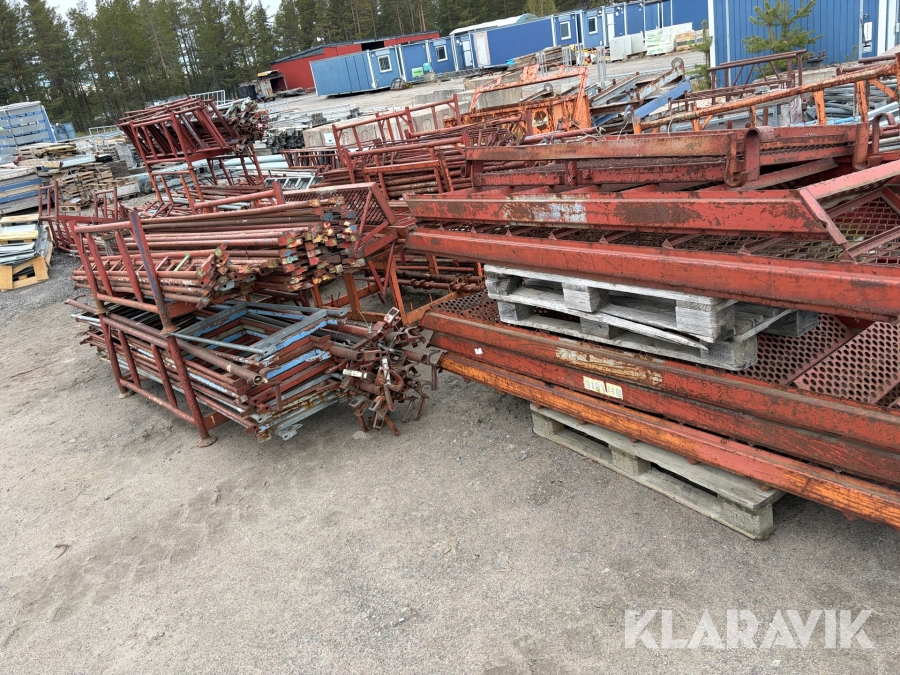 Parti med ställningsmaterial Haki