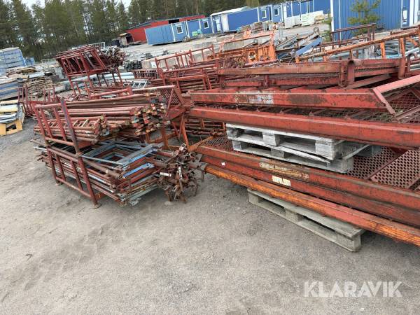 Parti med ställningsmaterial Haki