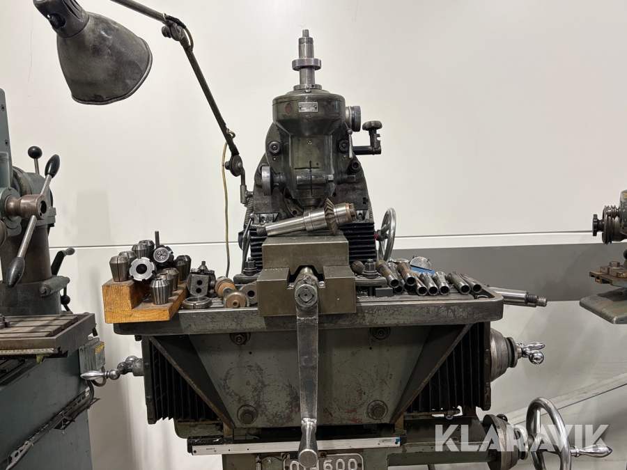 Fräsmaskin Maho MH600 med tillbehör