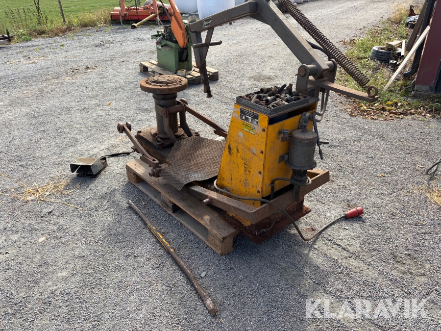 Krängningsmaskin för lastbilsdäck Collmann