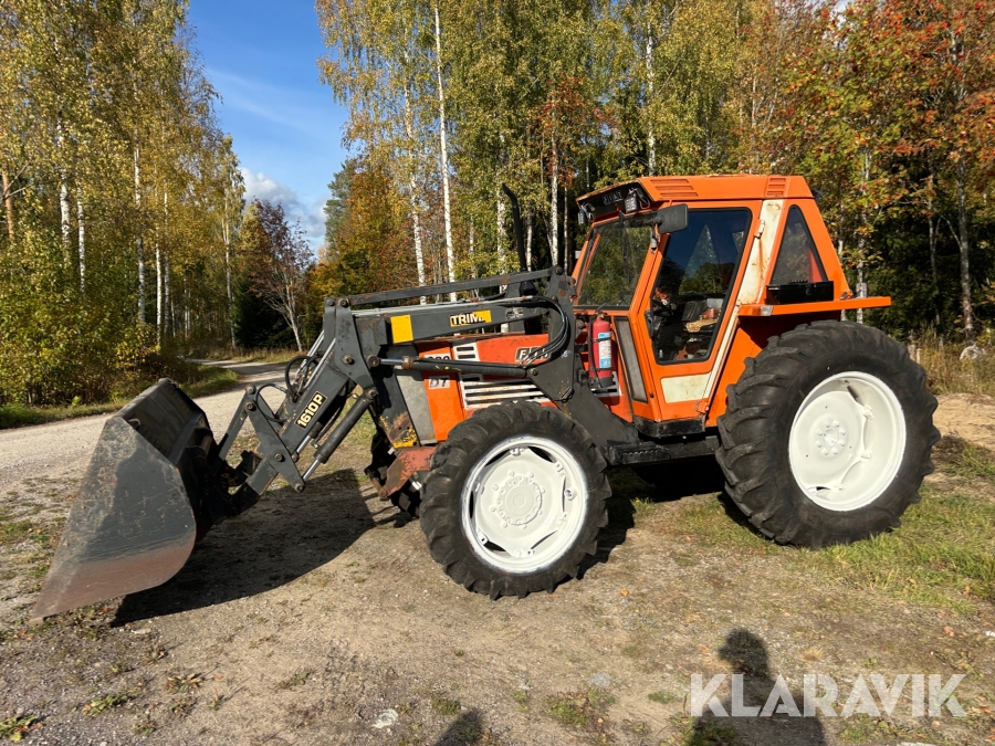 Traktor Fiat 680 DT med vridbar stol
