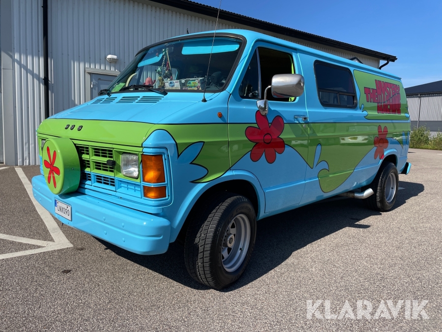 The Mystery Machine Dodge B250 Royal Van