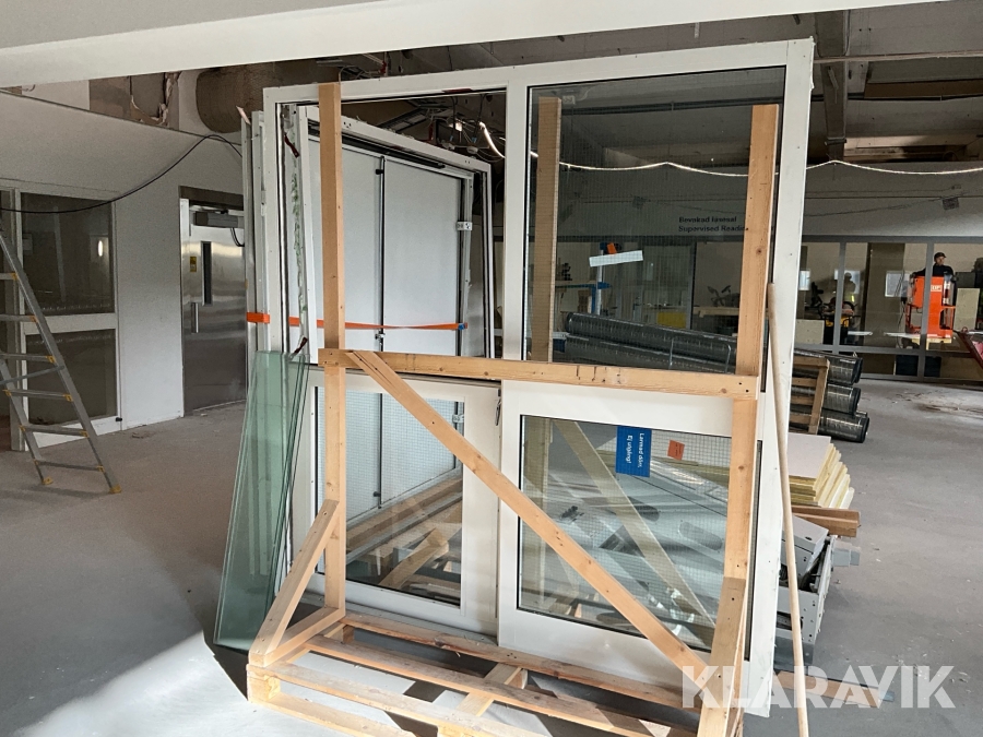 Innerdörr SapaFront F30 med glasparti