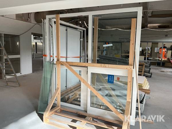 Innerdörr SapaFront F30 med glasparti