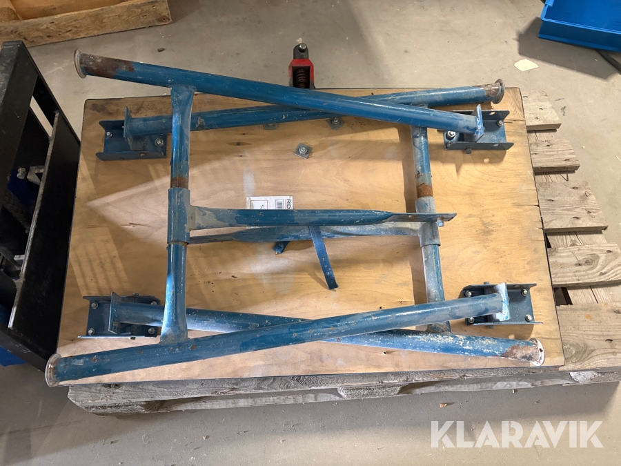 Arbetsbänk hopfällbar med skruvstäd