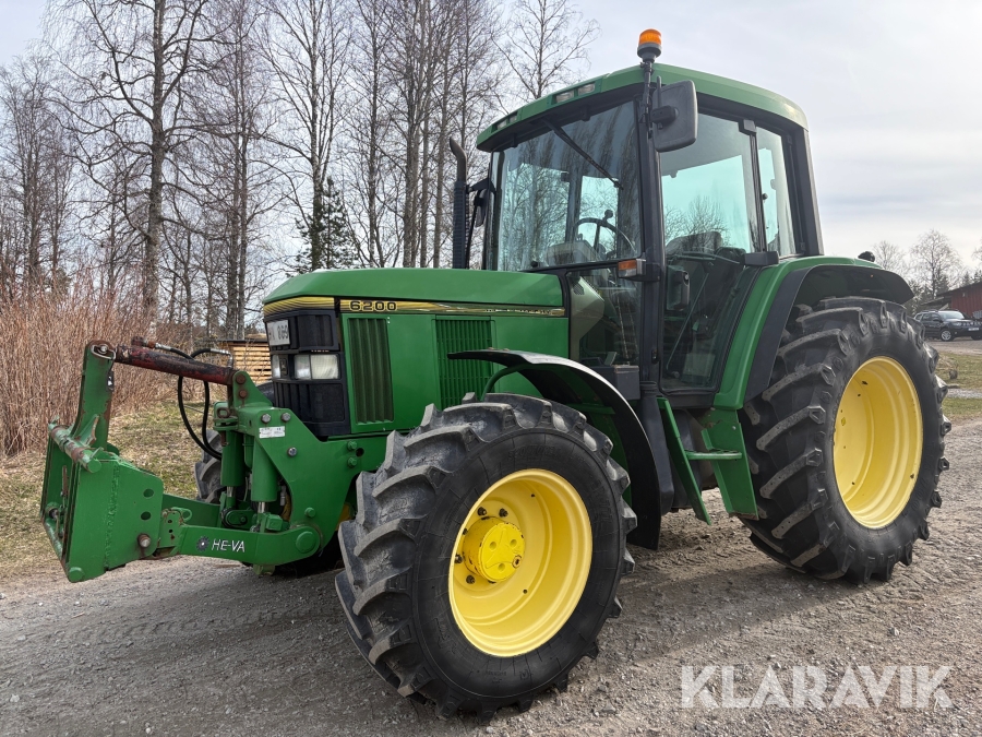Traktor John Deere 6200