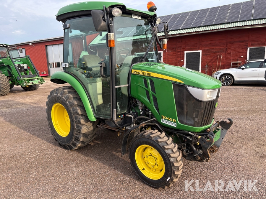Traktor John Deere 3045R