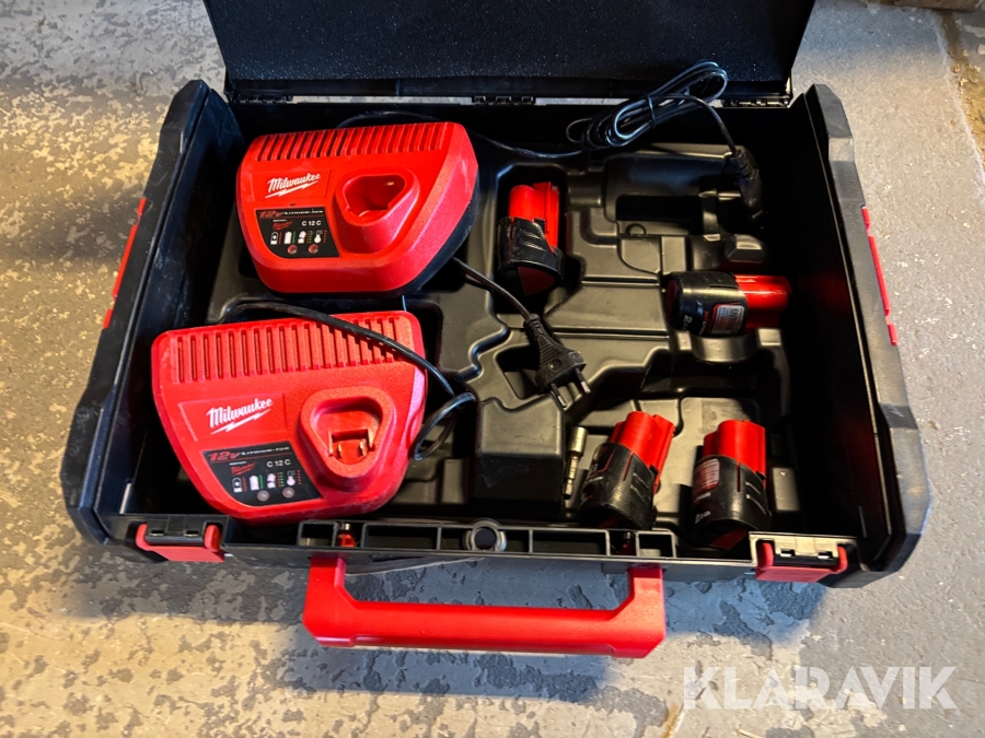 2 st laddare och 4 st batterier Milwaukee M12