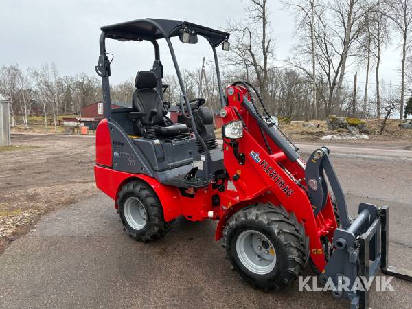 Kompaktlastare Trejon Flexitrac 810/1126 med redskap
