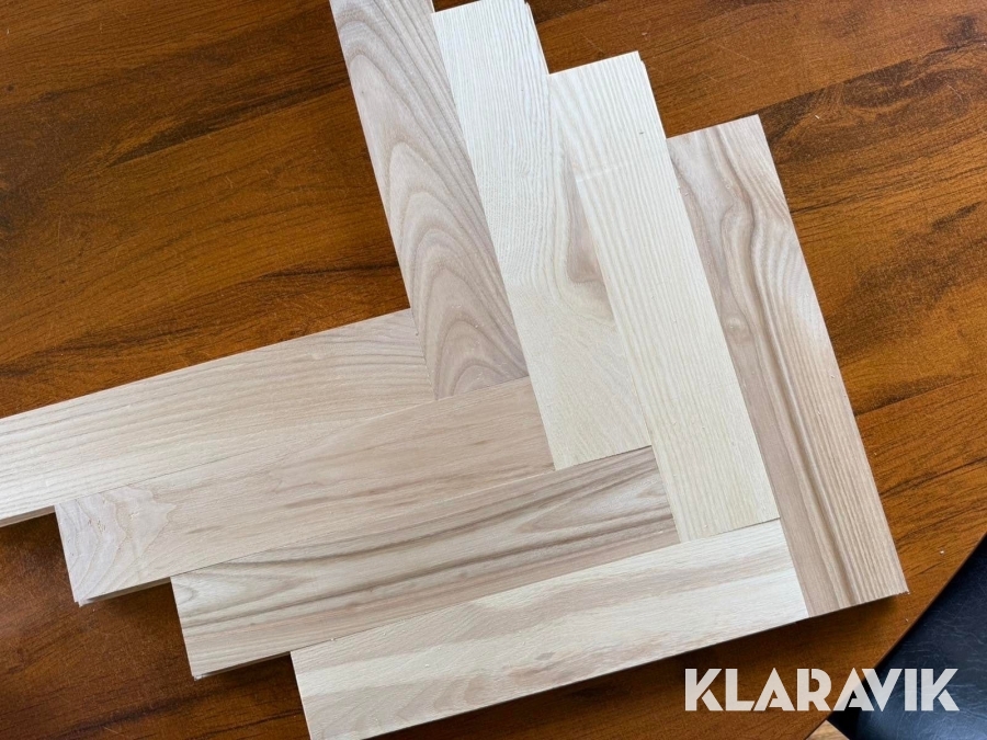 Golv fiskbensparkett 100 kvm