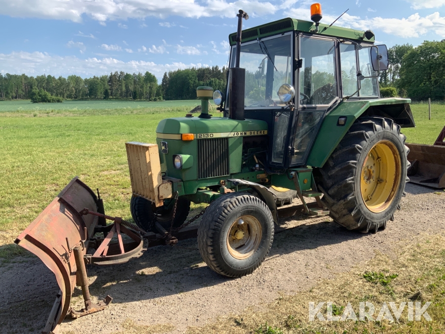 Traktor John Deere 2130