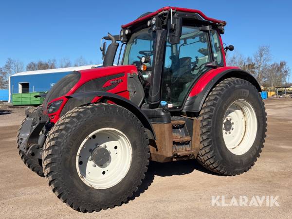 Traktor Valtra N154E TwinTrac