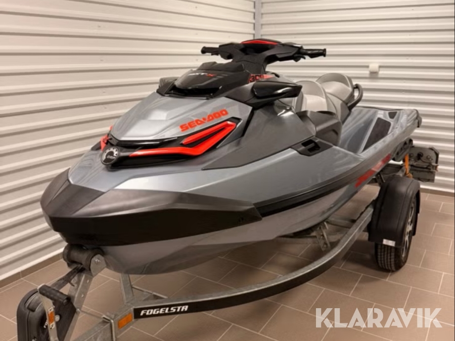 Vattenskoter Sea-Doo RXT-X 300 med trailer
