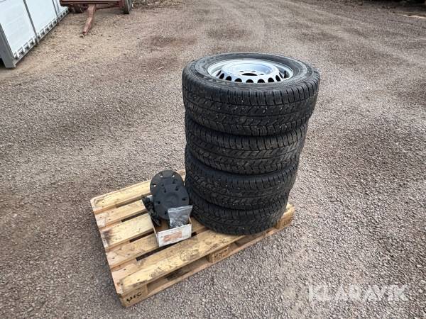 Däck med fälg Continental VancoWinter 2 235/65 R 16 4st