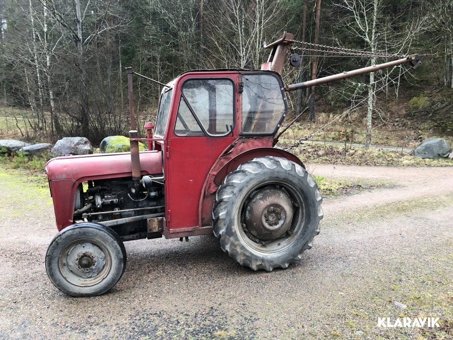 Traktor Massey Ferguson 35 med kran