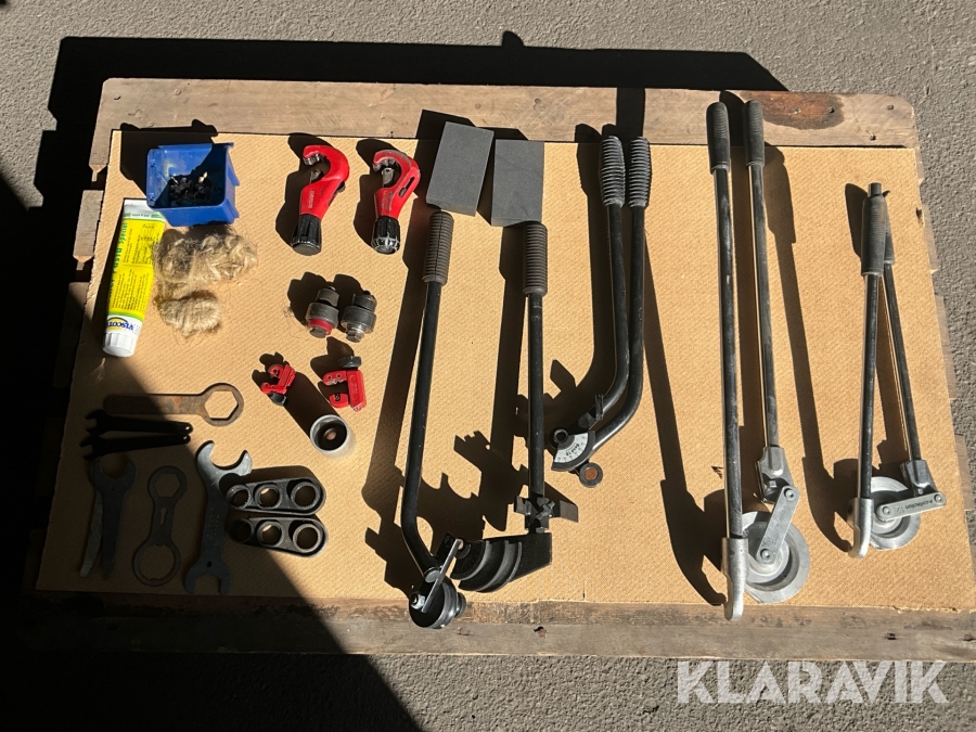 Rörbockningsverktyg och röravskärare m.m