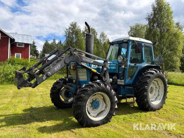 Traktor Ford 8210 4x4 med lastare