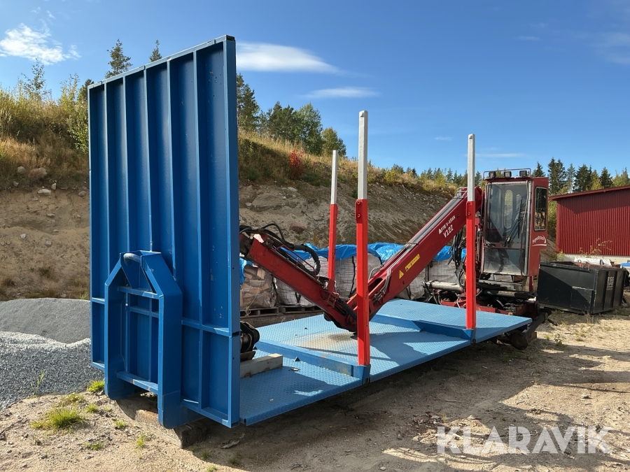Timmerrede med kran på lastväxlarram V-kran V12Z