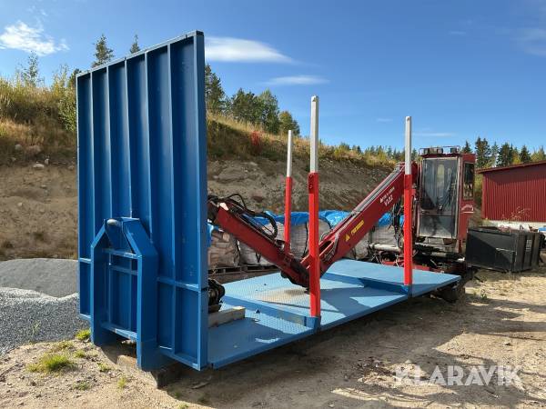 Timmerrede med kran på lastväxlarram V-kran V12Z