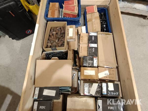 Parti med diverse bultar