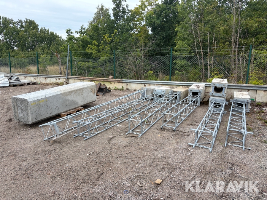 Fackverksstolpar med fundament 6 st