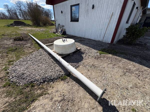 Flaggstång med fundament