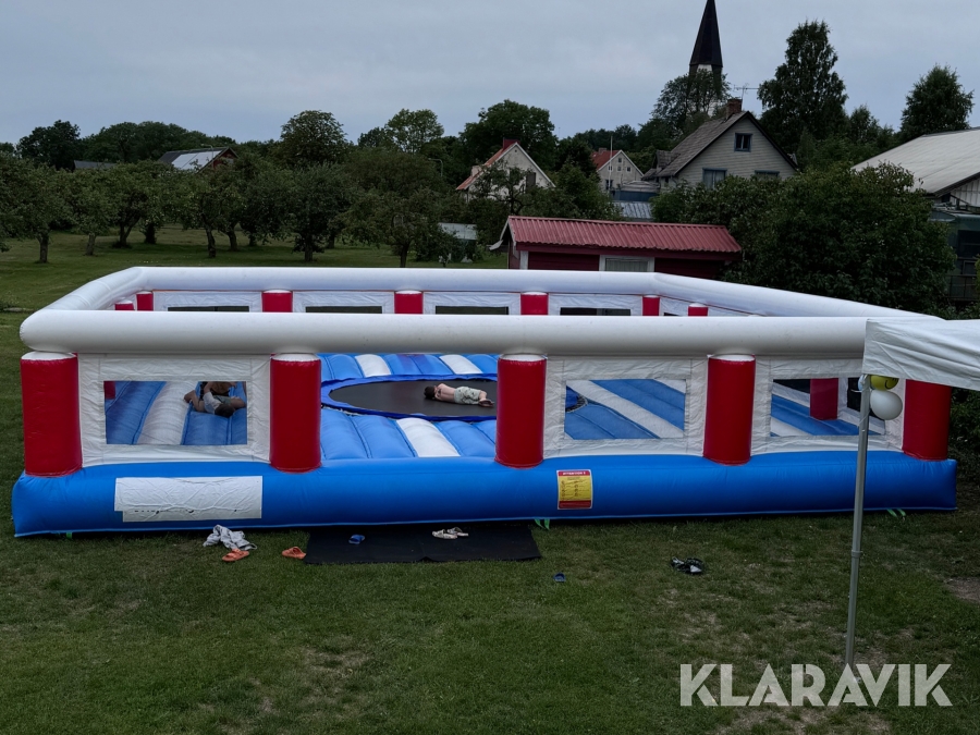 Hoppborg med trampolin
