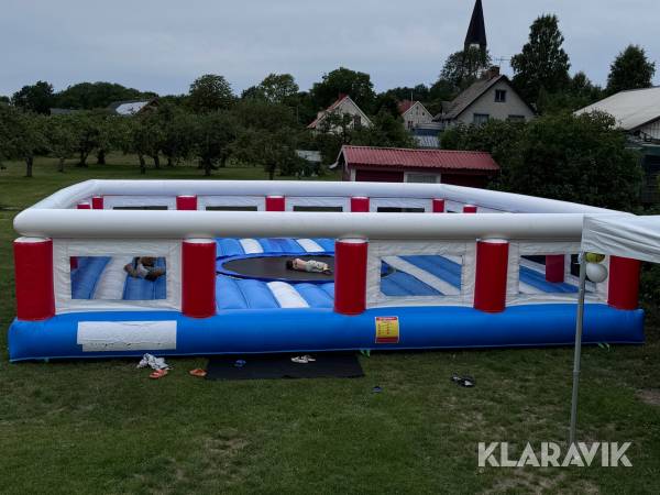 Hoppborg med trampolin