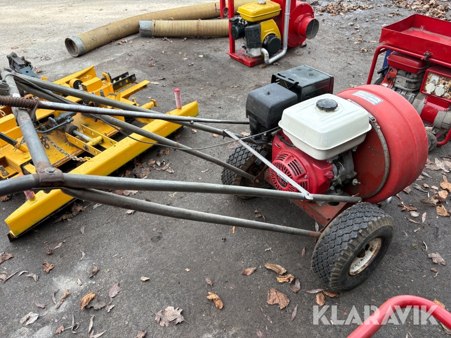 Lövblås med Honda GX270-motor