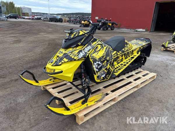 Snöskoter Ski-Doo Summit 800 E-Tec T3, 154"
