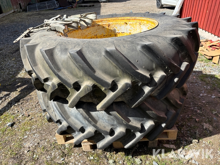 Dubbelmontage Taurus 18.4R38 1par