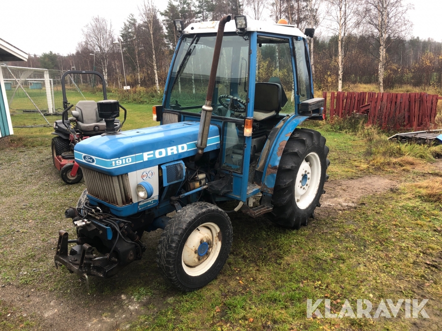 Traktor Ford 1910 4wd