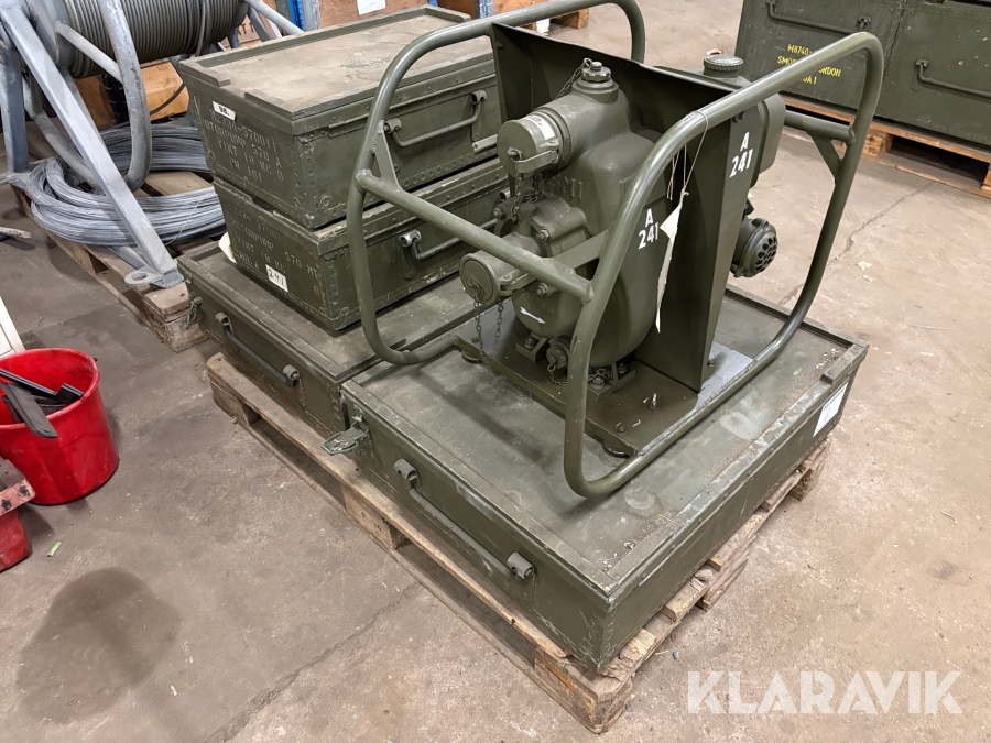 Motorpump Försvarets Materialverk 570 med kopplingar & tillbehör
