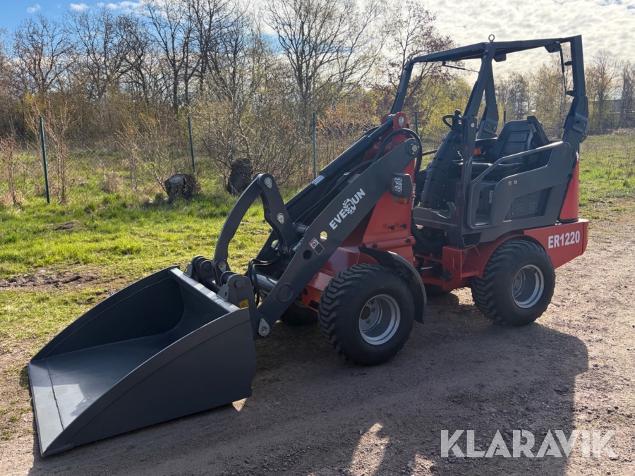 Kompaktlastare Everun ER1220 med redskap