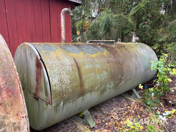 Dieseltank med handpump